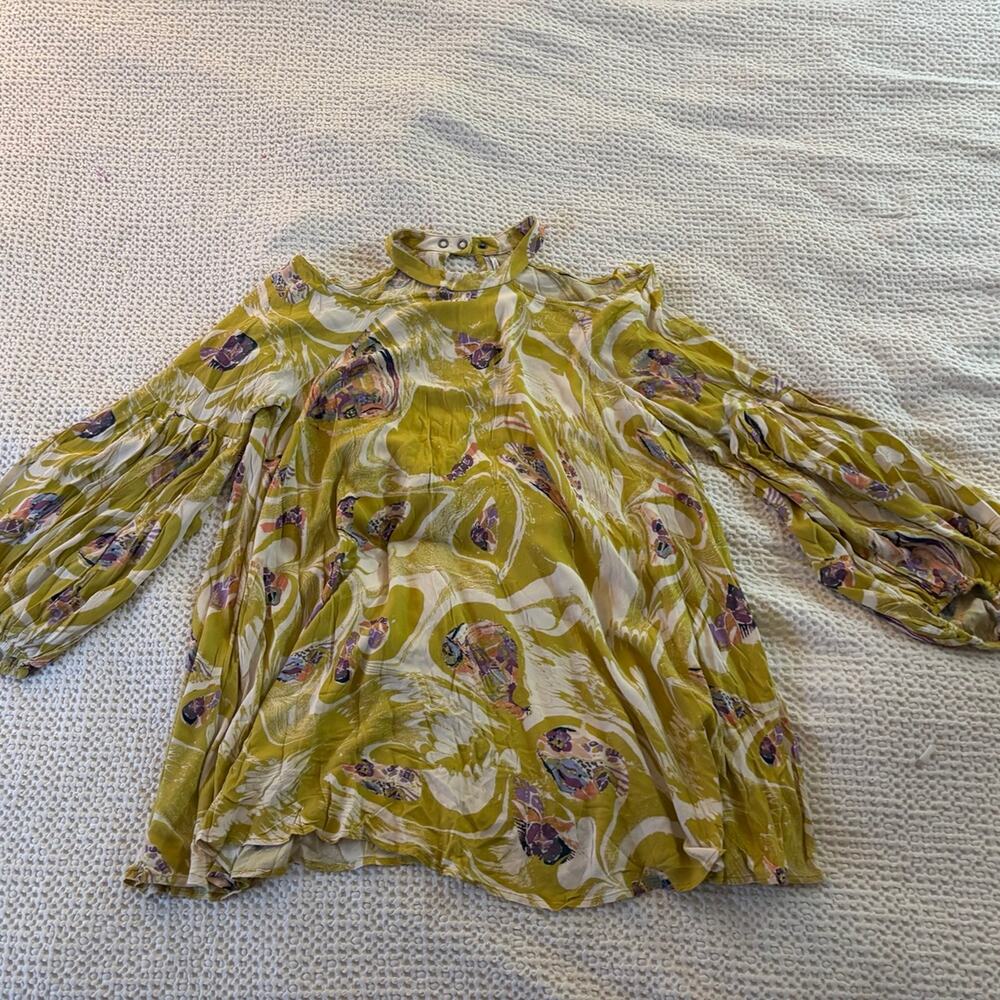 Free People Yellow Abstract Cold Shoulder Mock Neck Boho drift away mini dress L